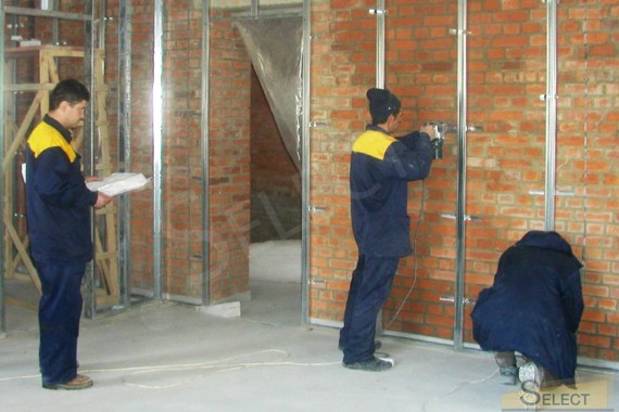 Plasterboard installation, wall alignment