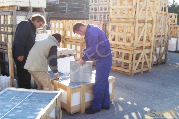 Inspection when receiving marble tiles for outdoor use in the villa