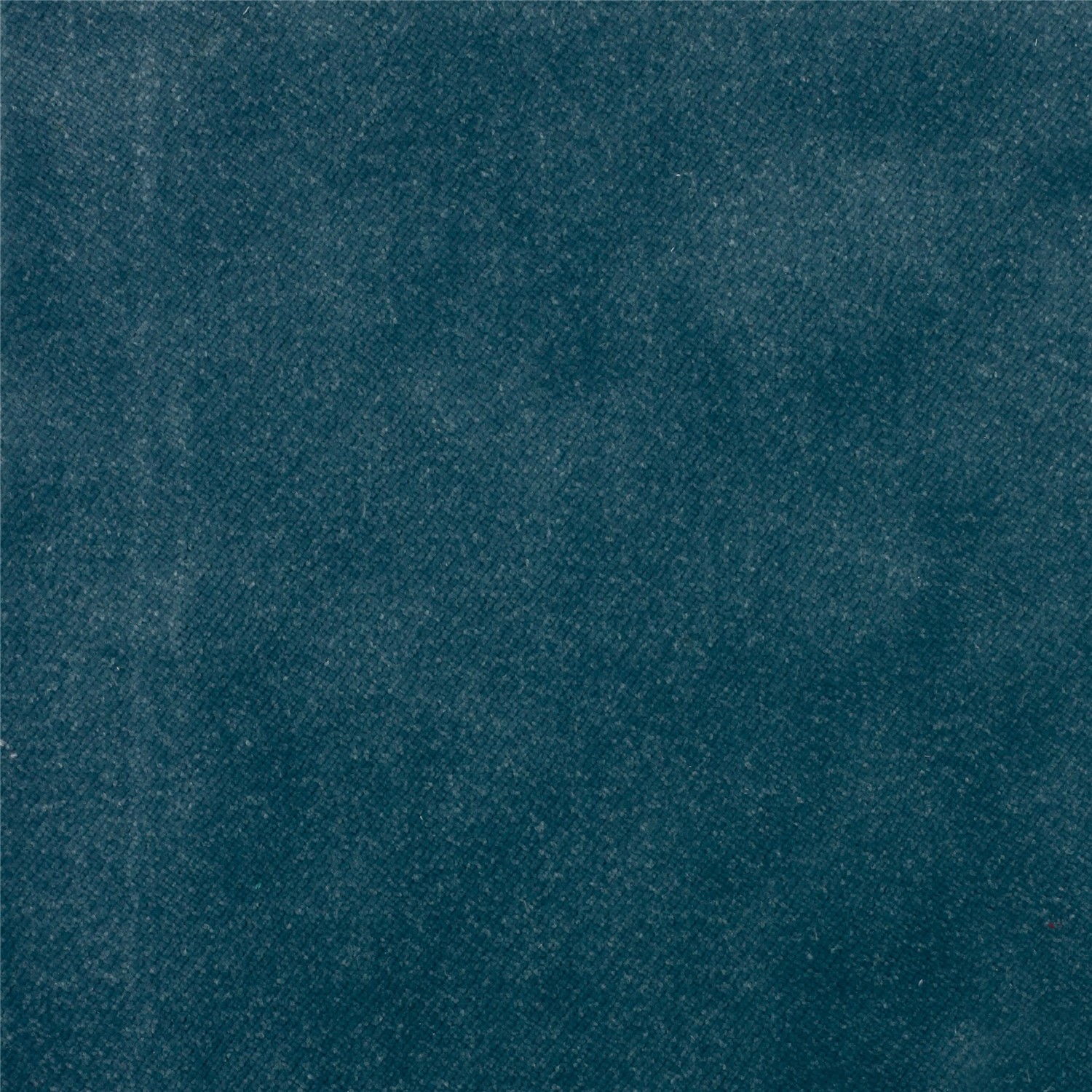 700