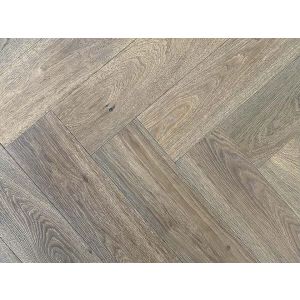 Bassano Parquet / Oak parquet / The geometries - Herringbones Herringbone 120° Thermotreated Oak