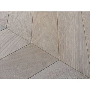 Bassano Parquet / Oak parquet / The geometries - Herringbones Hungarian Herringbone 60° Oak Trasparenza