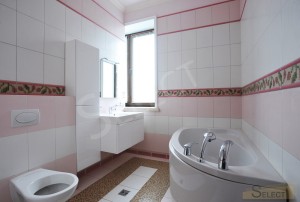 Photo of a children's bathroom in a country cottage in a classic style with Ceramic tiles, mosaics - Baldocer, Bisazza
