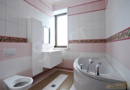 Photo of a children's bathroom in a country cottage in a classic style with Ceramic tiles, mosaics - Baldocer, Bisazza