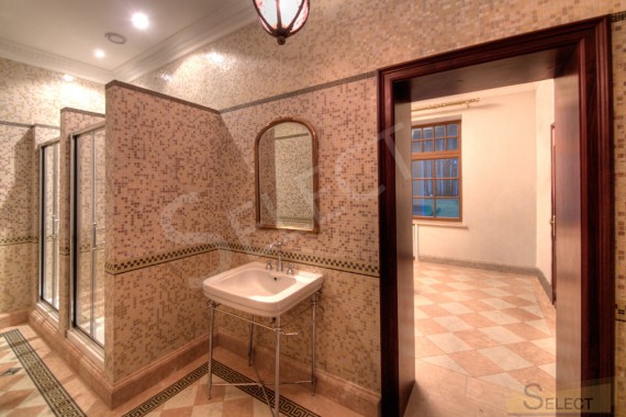 Photo Shower room in a villa in mosaic Bisazza