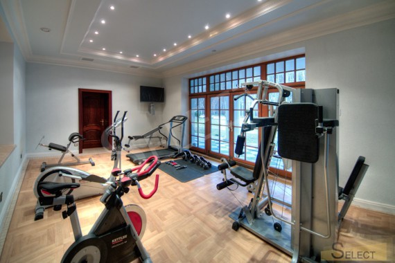 Photo Gym room (villa) Main photo with a view of the simulators